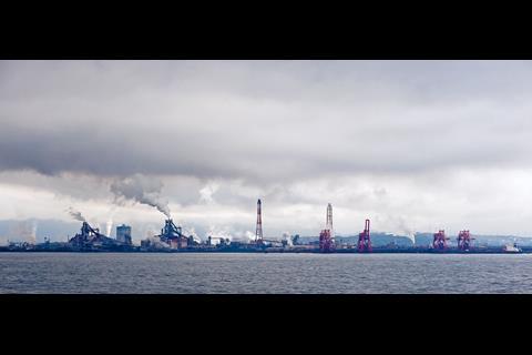 Port industrial clusters usually come with high CO2 emissions. Credit: Ryszard Stelmachowicz, 123rf 17025035